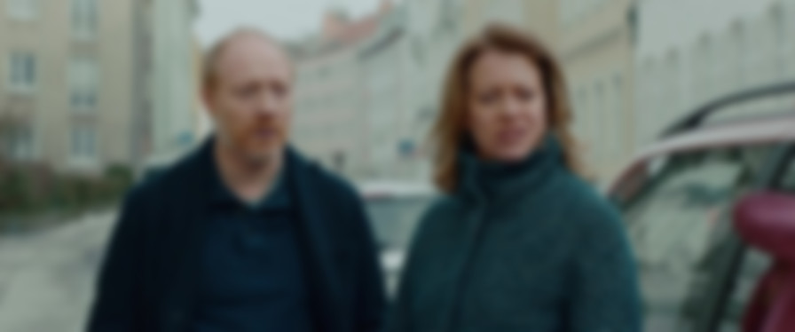 Womit haben wir das verdient? backdrop